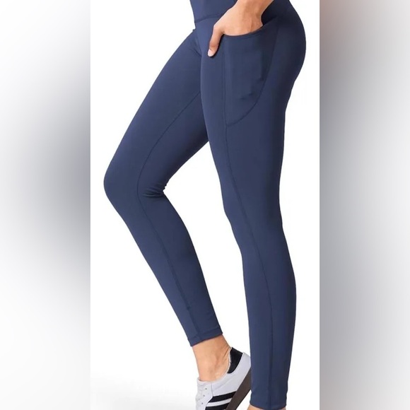 Under Armour Dark Blue Leggings CAPRI SIZE XS NWT - Picture 1 of 6